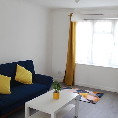 Coolfin House-Close To Excel, Contractors, Relocators, Paid Parking Villa London Ngoại thất bức ảnh