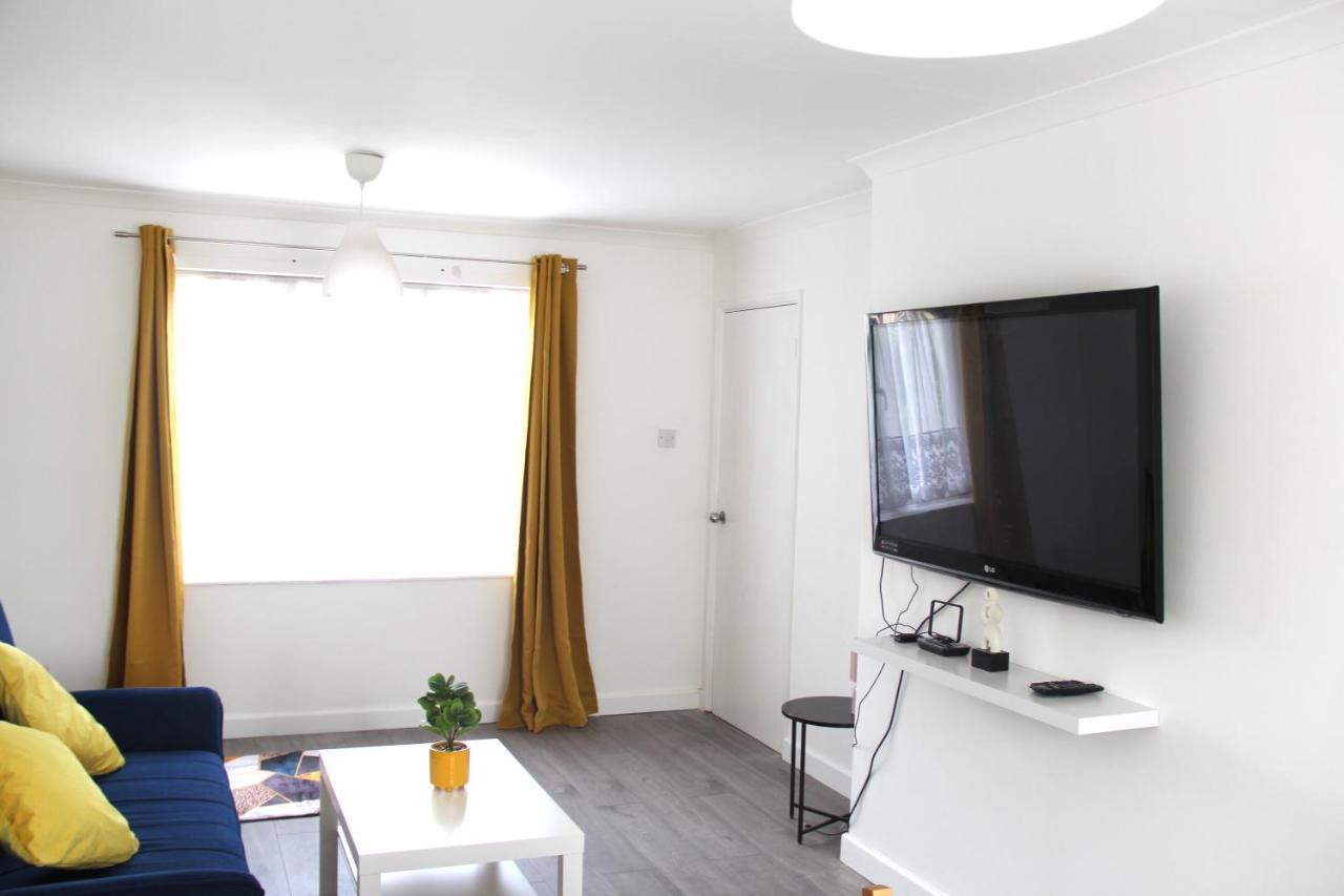 Coolfin House-Close To Excel, Contractors, Relocators, Paid Parking Villa London Ngoại thất bức ảnh