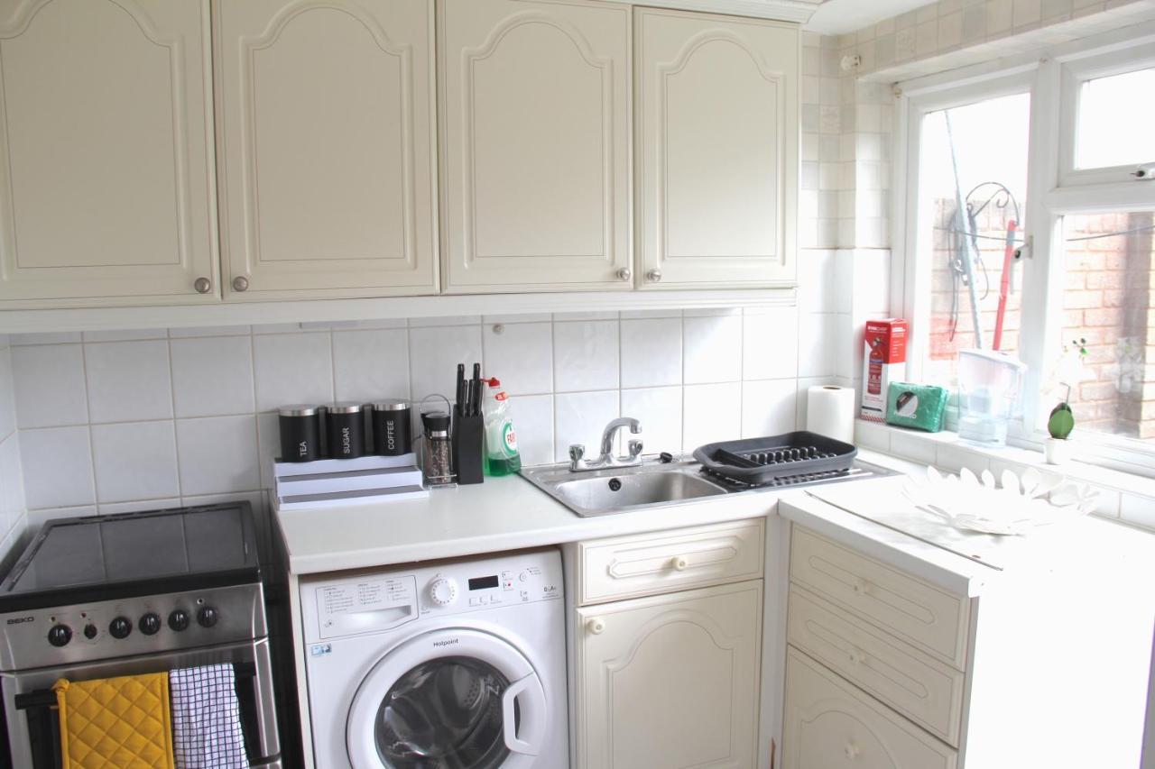 Coolfin House-Close To Excel, Contractors, Relocators, Paid Parking Villa London Ngoại thất bức ảnh