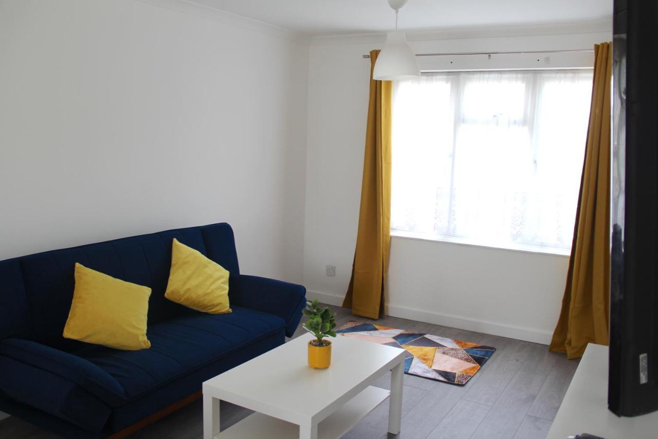 Coolfin House-Close To Excel, Contractors, Relocators, Paid Parking Villa London Ngoại thất bức ảnh